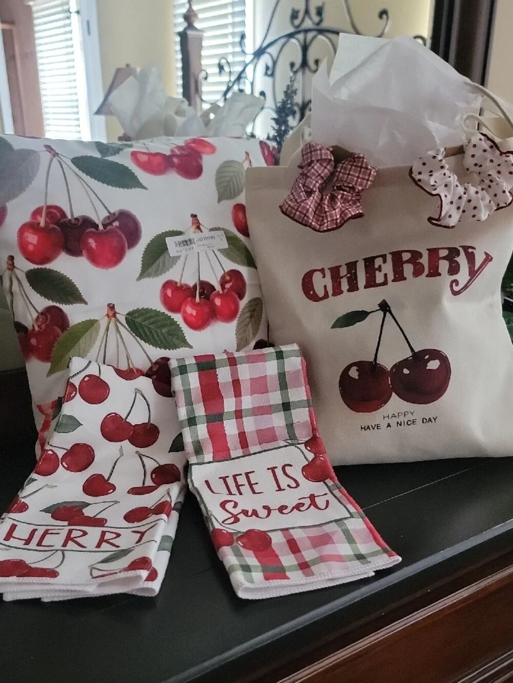 GIFTABLE TOTES Cherry Print Tote and PILLOW Linen Set - Red and Green